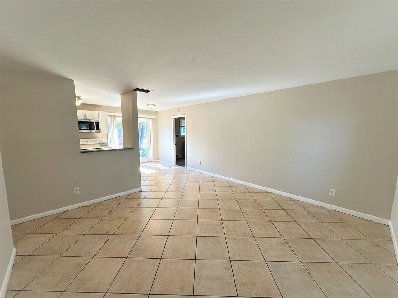 PIKUS (Avalon Apartments) - Photo 3 of 26