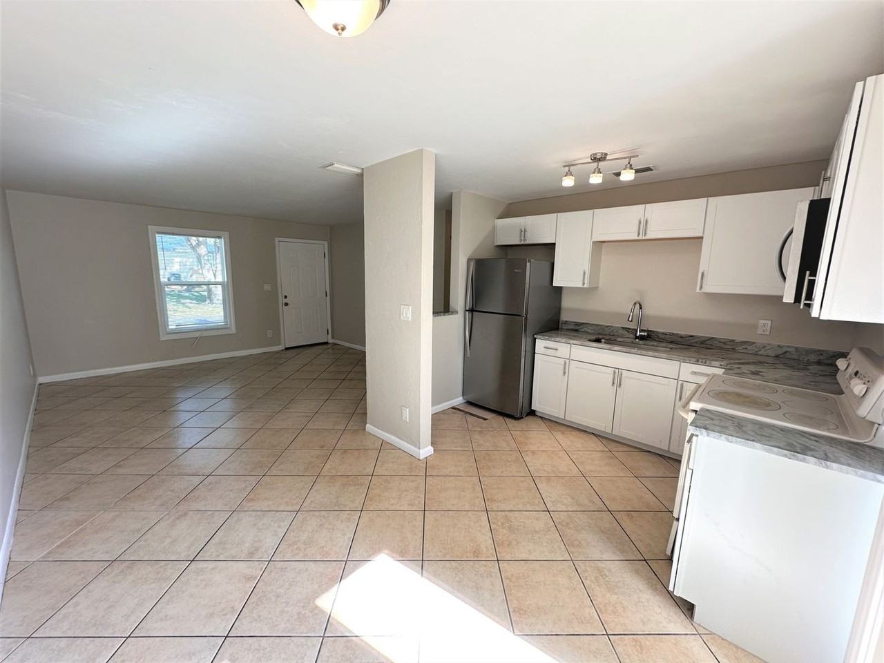 PIKUS (Avalon Apartments) - Photo 5 of 26