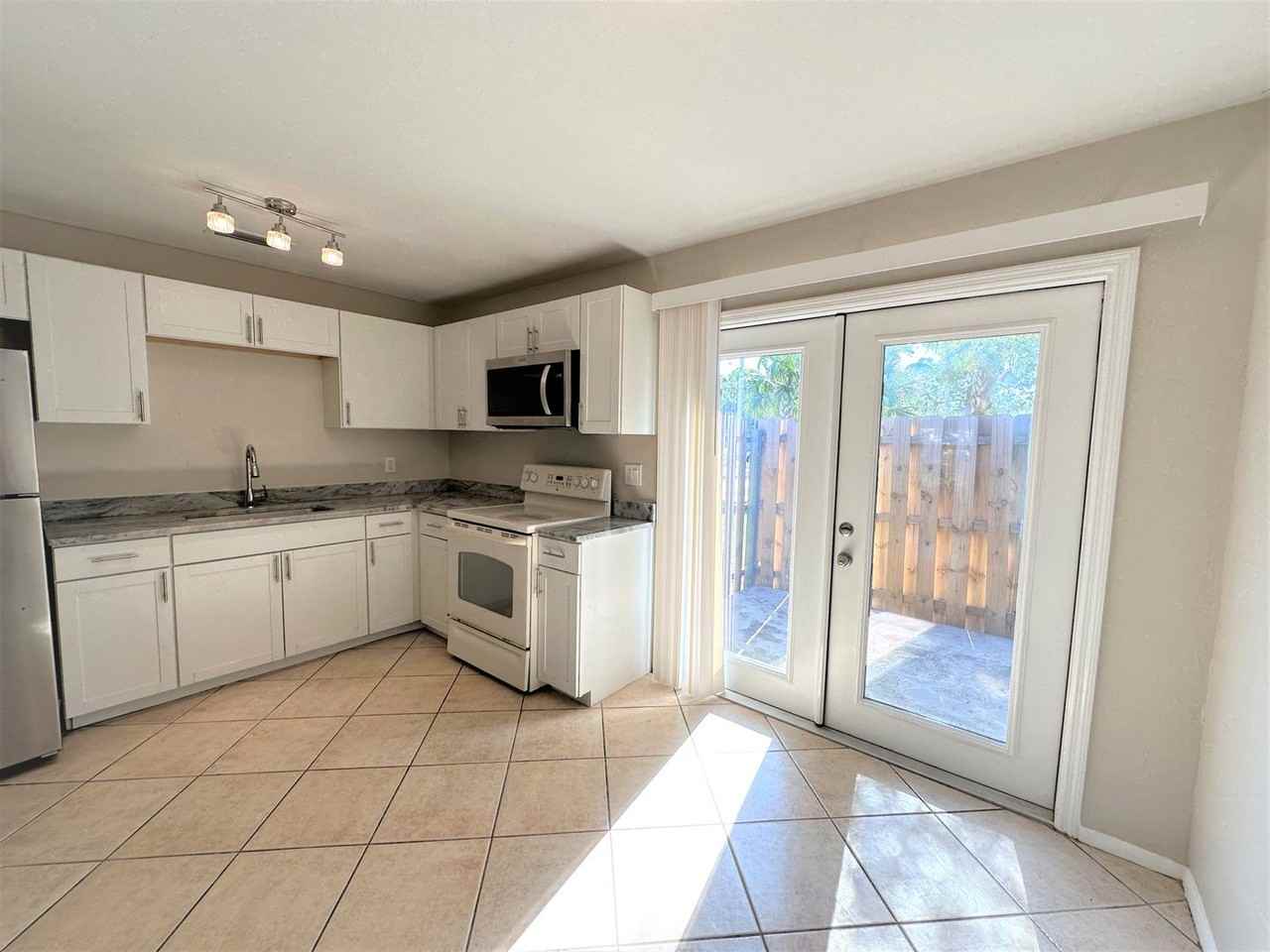 PIKUS (Avalon Apartments) - Photo 7 of 26