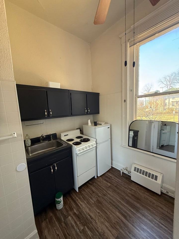 1415 Laurel Ave - Photo 4 of 4