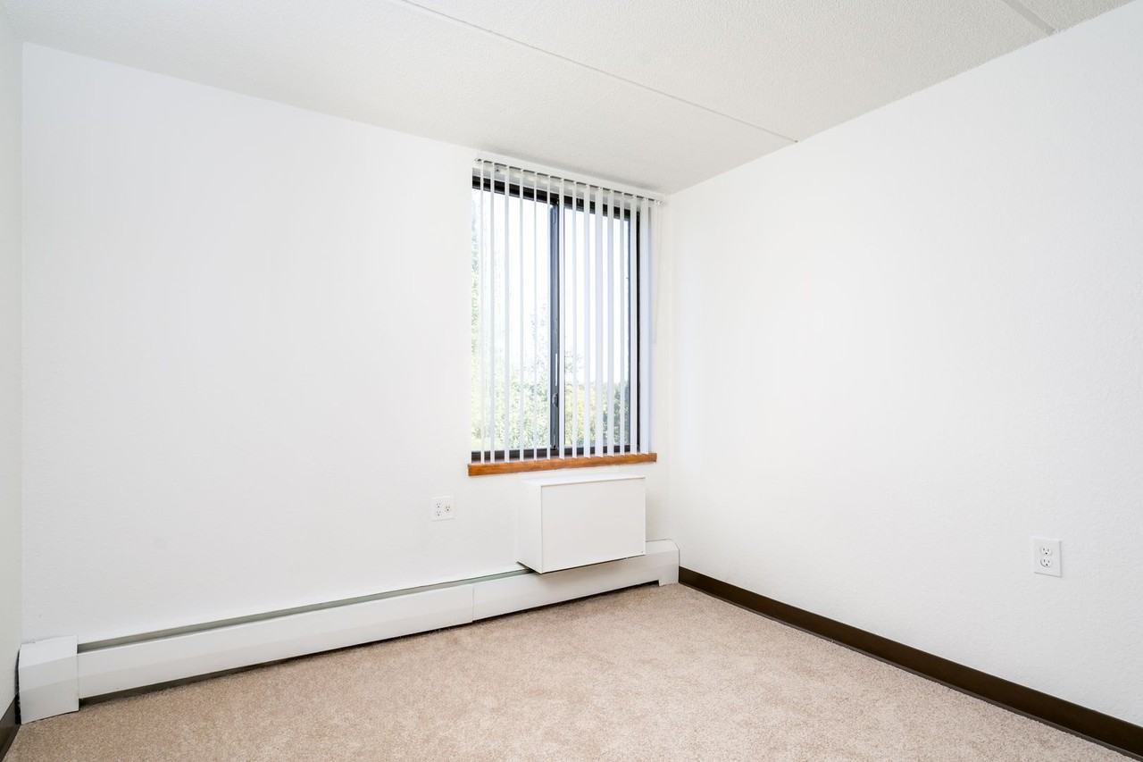 Creek Terrace - Photo 6 of 15