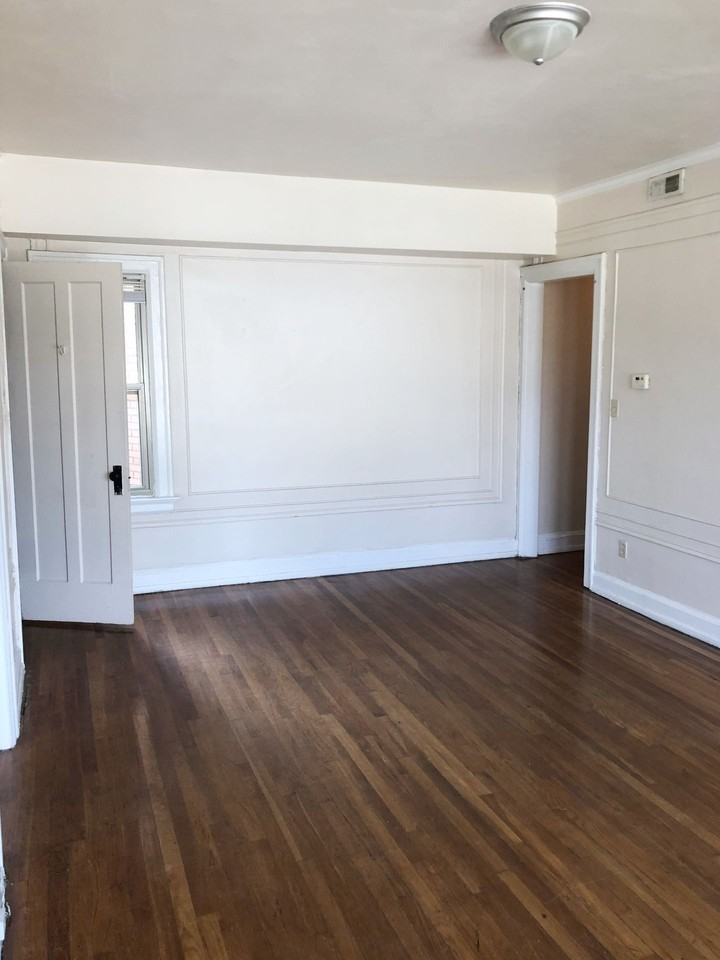 1 & 2 Bedroom Apartments in Downtown Indianapolis - Photo 3 of 50