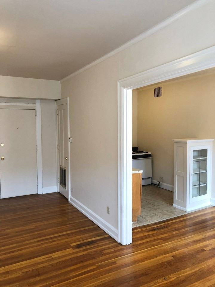 1 & 2 Bedroom Apartments in Downtown Indianapolis - Photo 4 of 50