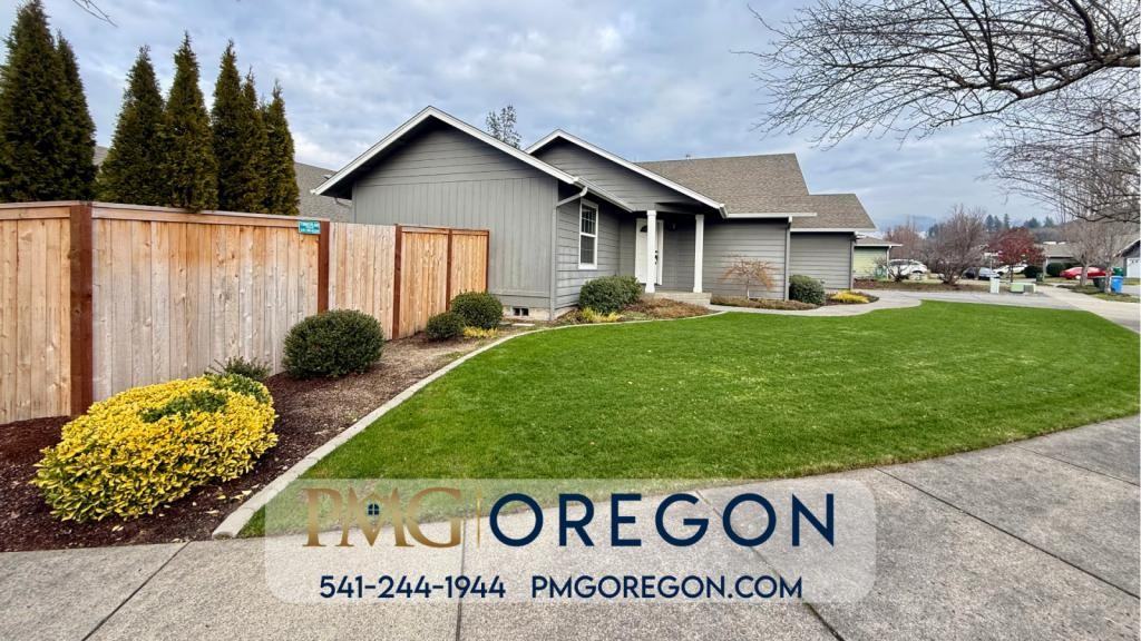 608 Se Liberty Dr - Photo 2 of 20