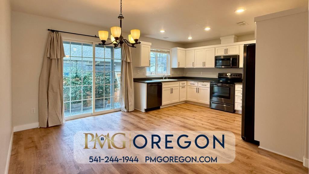 608 Se Liberty Dr - Photo 5 of 20