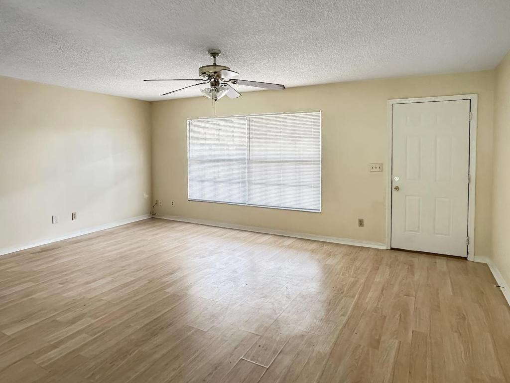590 Belltower Ave - Photo 4 of 16