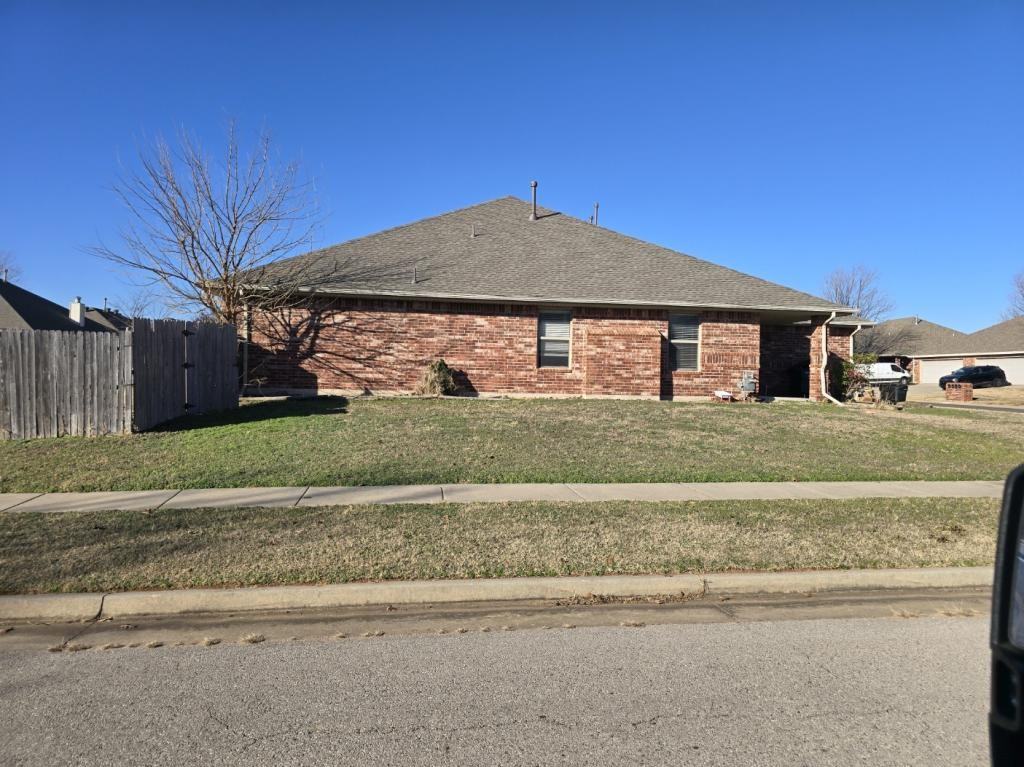 902 SW 37th Moore, OK 73160 - Photo 2 of 17