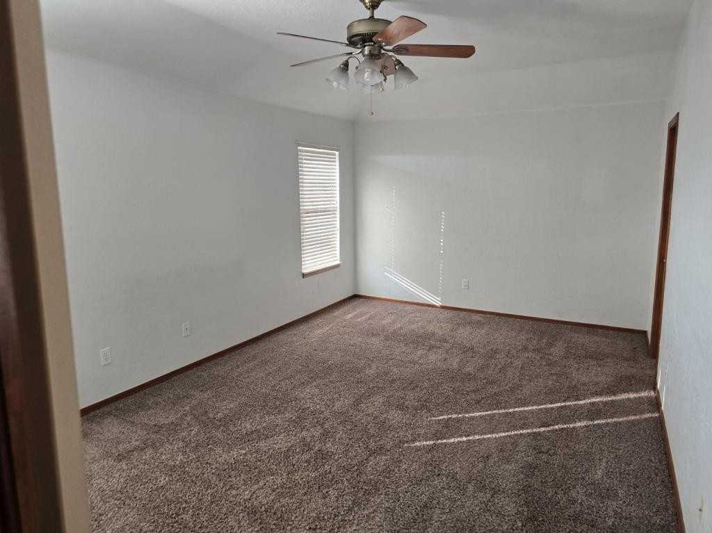 902 SW 37th Moore, OK 73160 - Photo 4 of 17