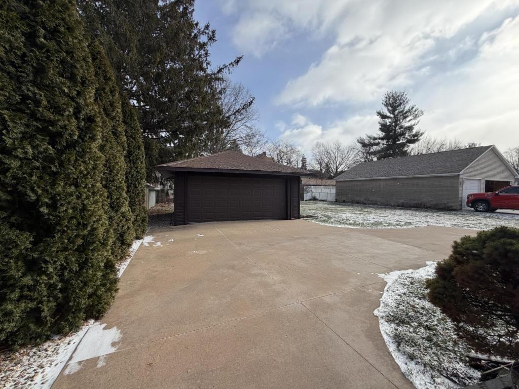 1155 N Cherry St - Photo 3 of 23