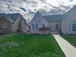 featured image of 119 119 & 121 Flower