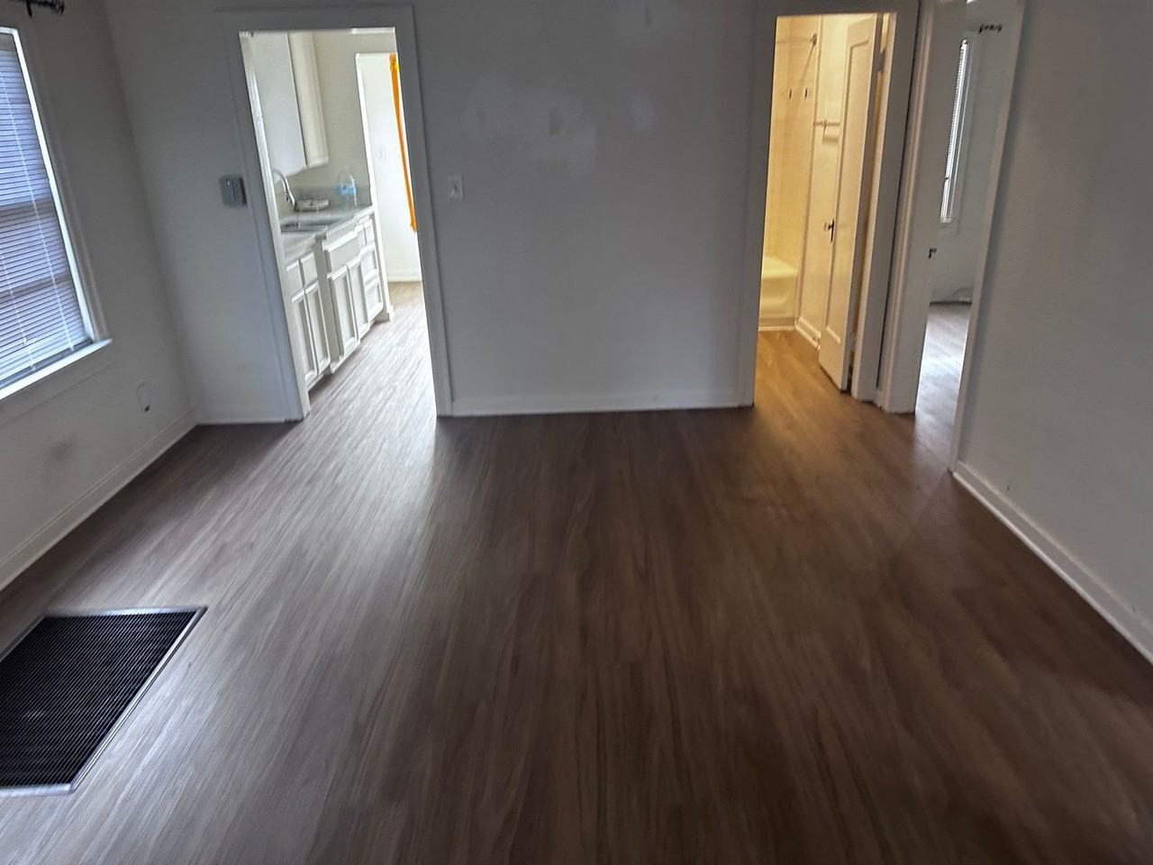 119 119 & 121 Flower - Photo 4 of 10