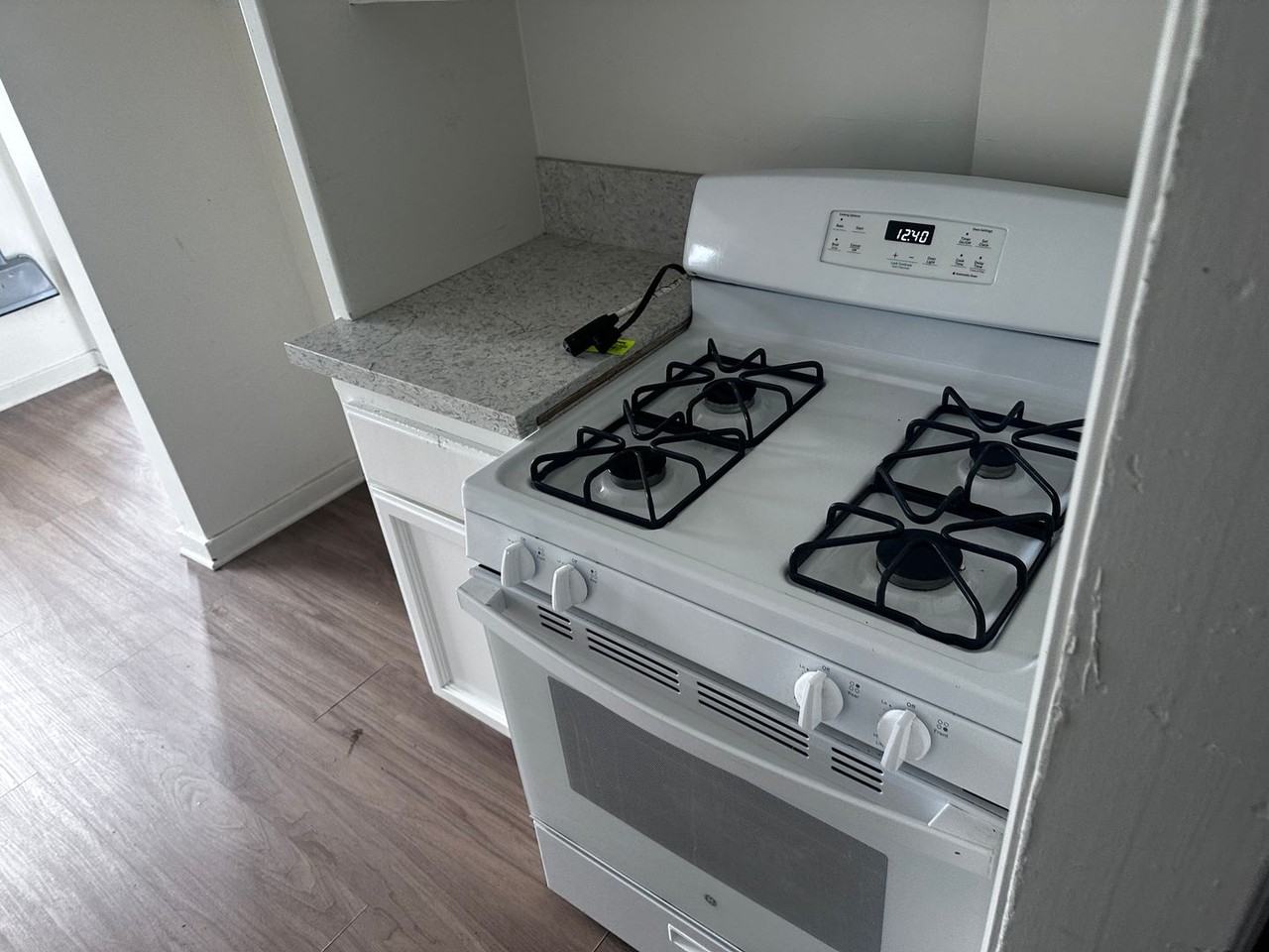 119 119 & 121 Flower - Photo 5 of 10