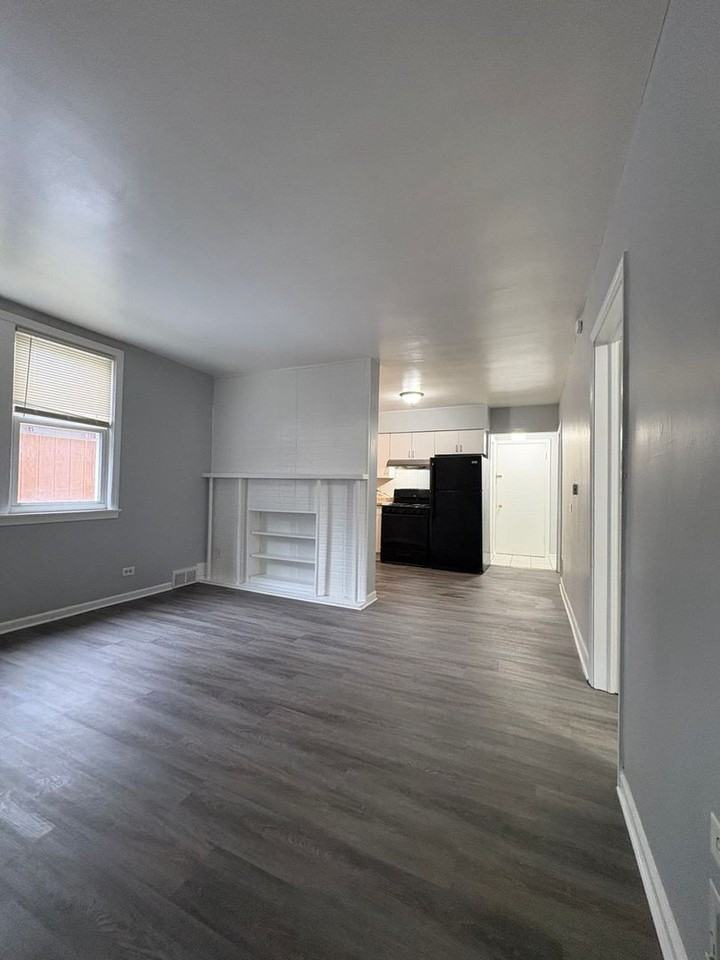 2560 Clinton St River Grove - Photo 5 of 14