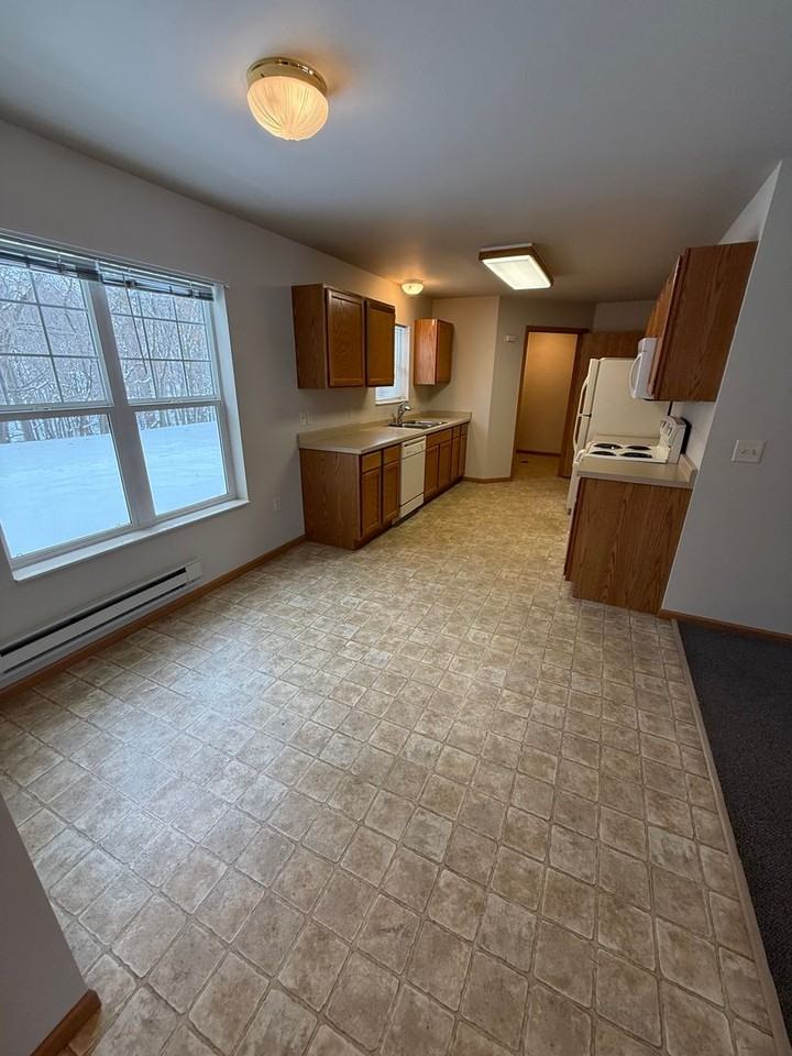 Dancing Oaks - Photo 3 of 26