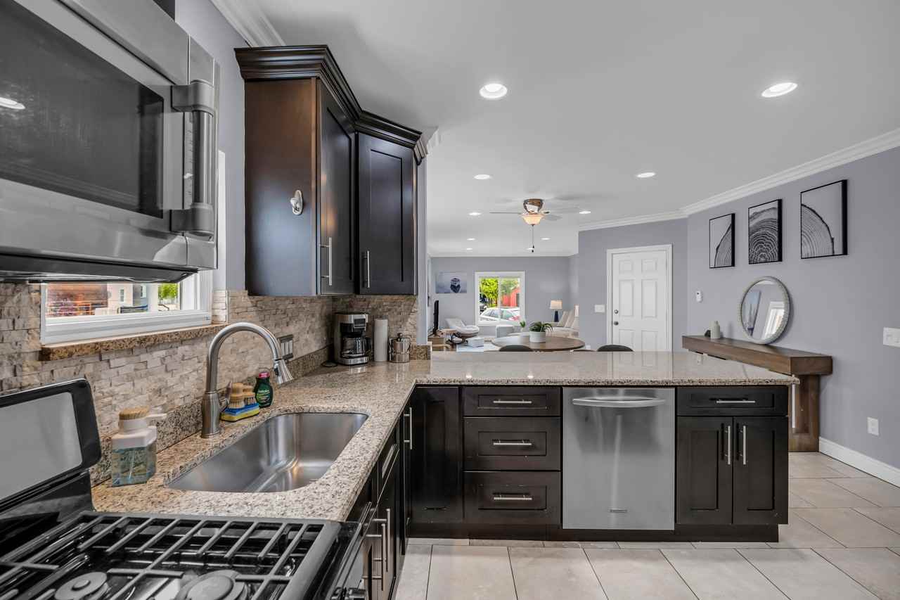 121 Washington St #1 - Photo 4 of 40