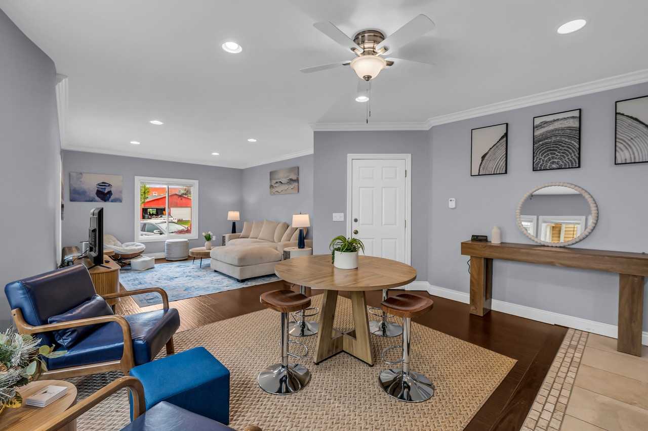 121 Washington St #1 - Photo 5 of 40