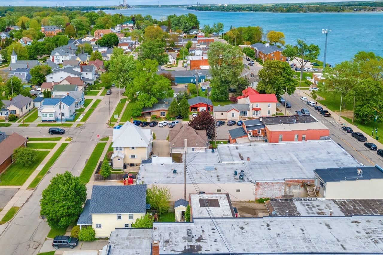 121 Washington St #1 - Photo 7 of 40