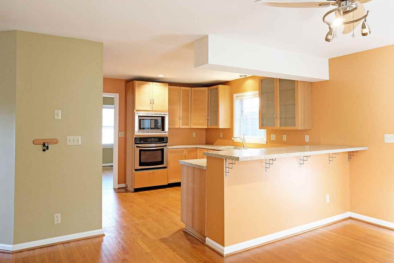 755 King St #A - Photo 5 of 27