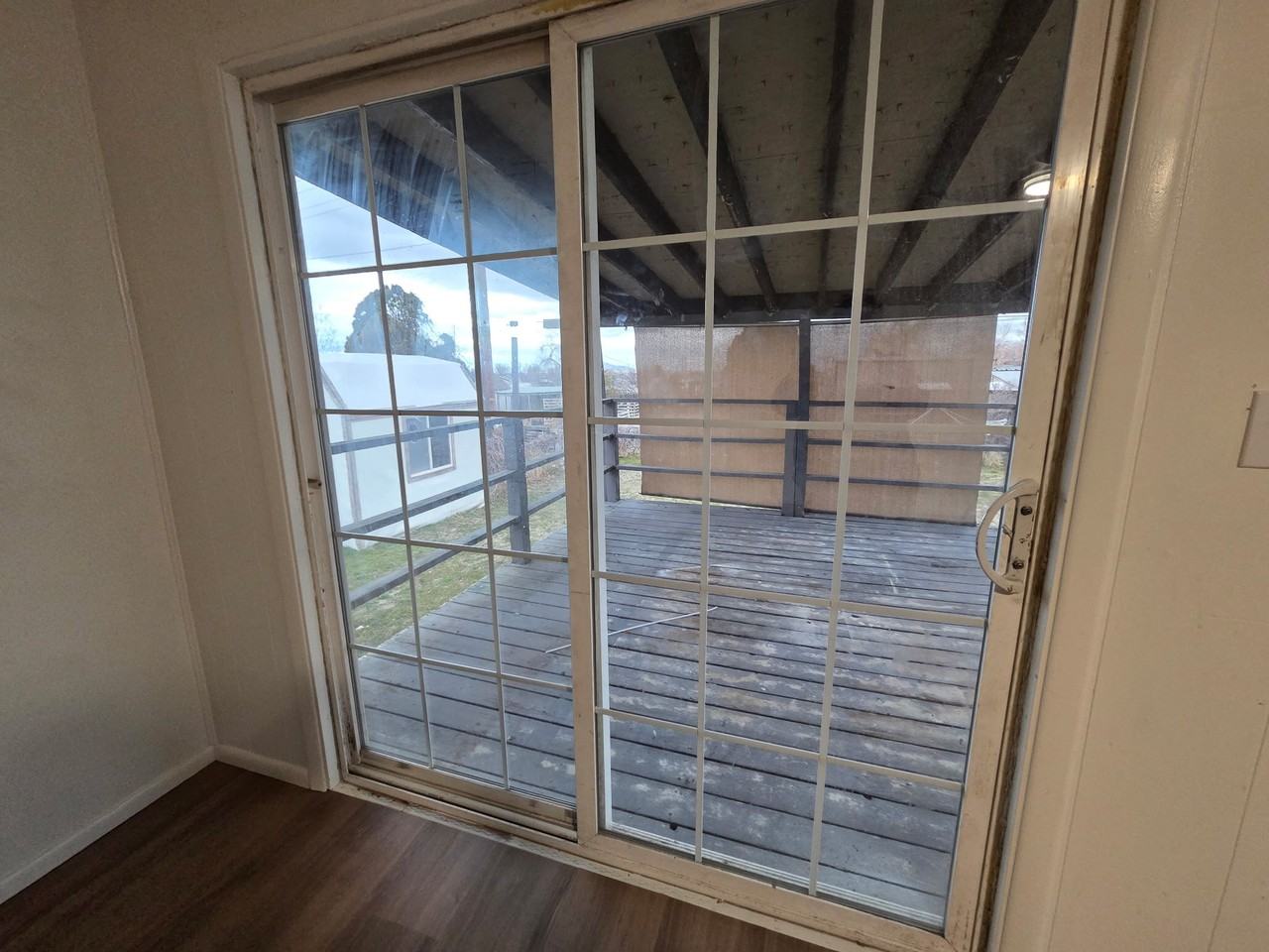 634 Timpie Rd - Photo 7 of 33