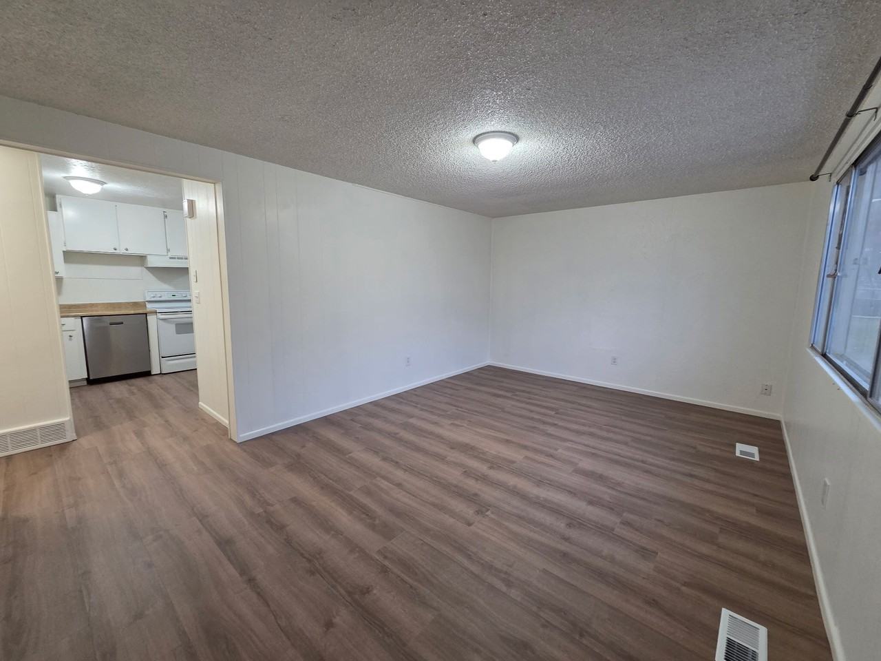 634 Timpie Rd - Photo 2 of 33