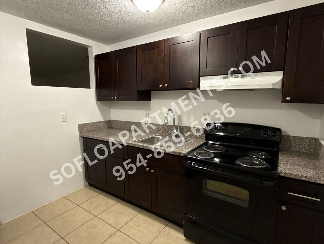 921 SW 15 Ave - Photo 4 of 15