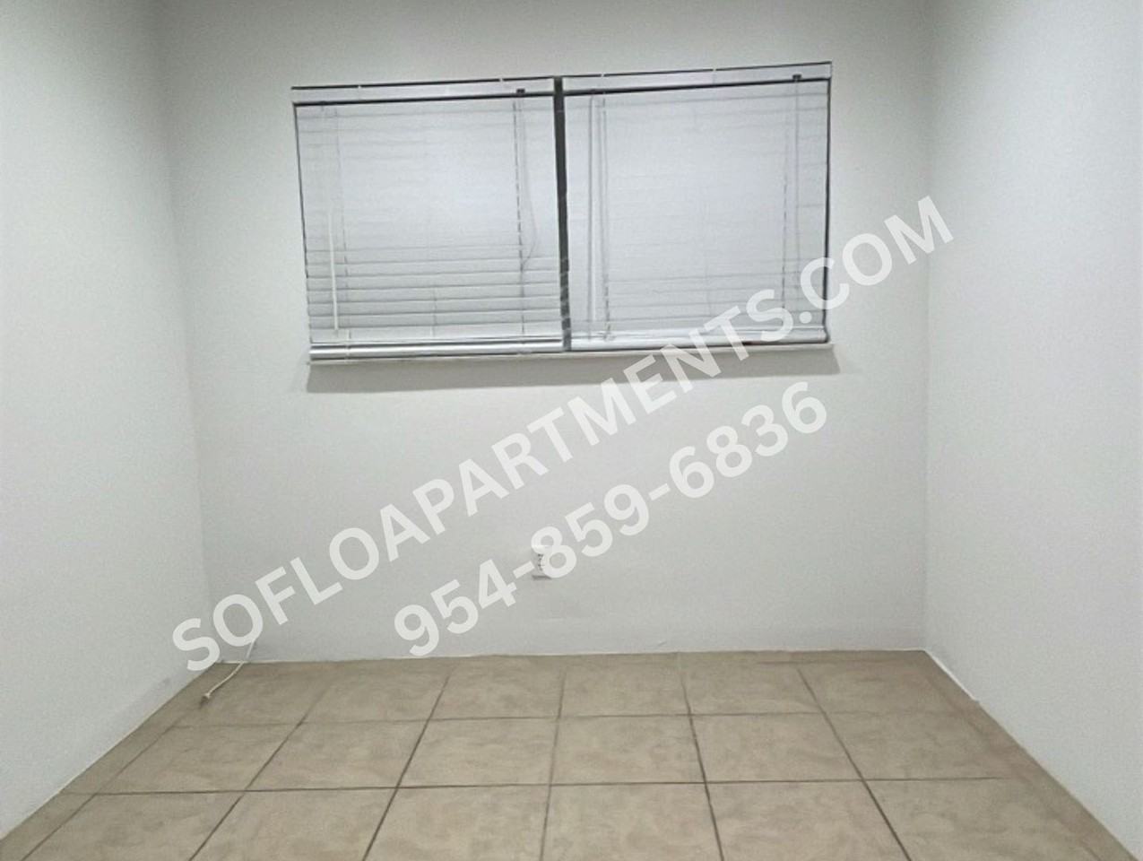 921 SW 15 Ave - Photo 7 of 15