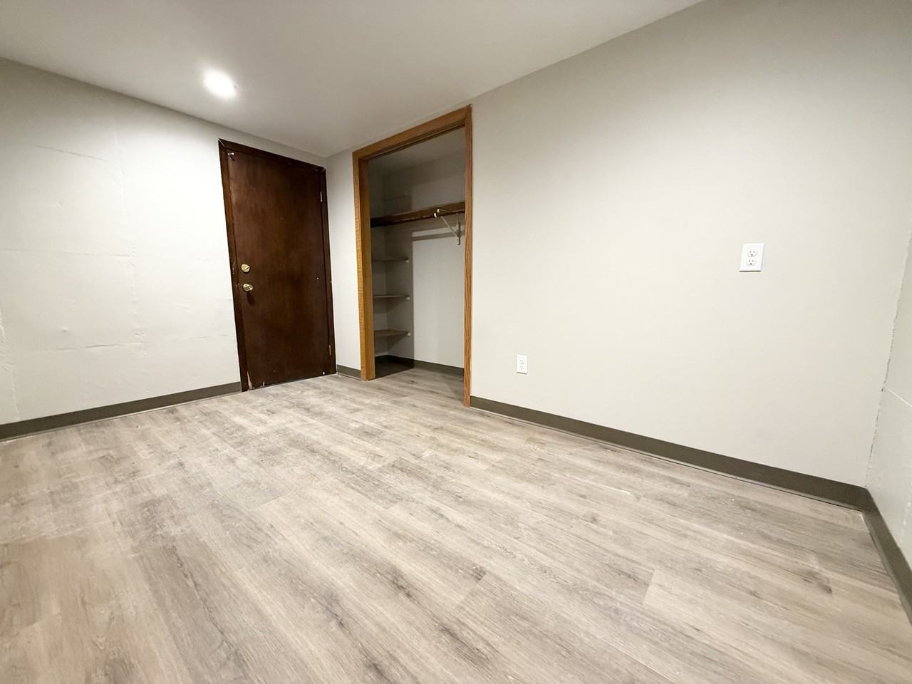 1001 S Brooks St #5 - Photo 3 of 6