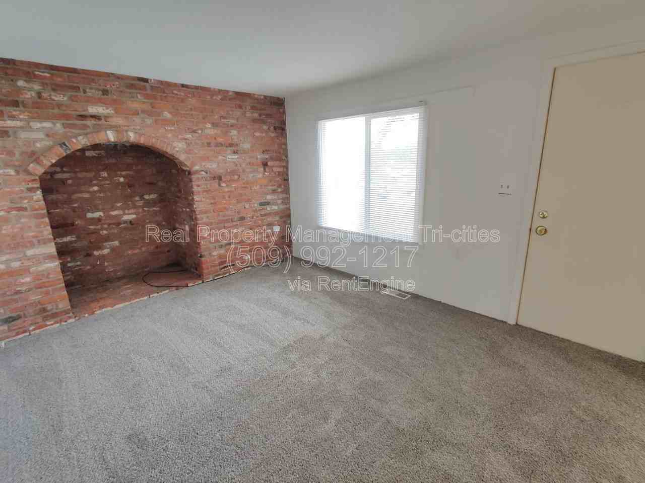 729 S Fir St - Photo 2 of 16