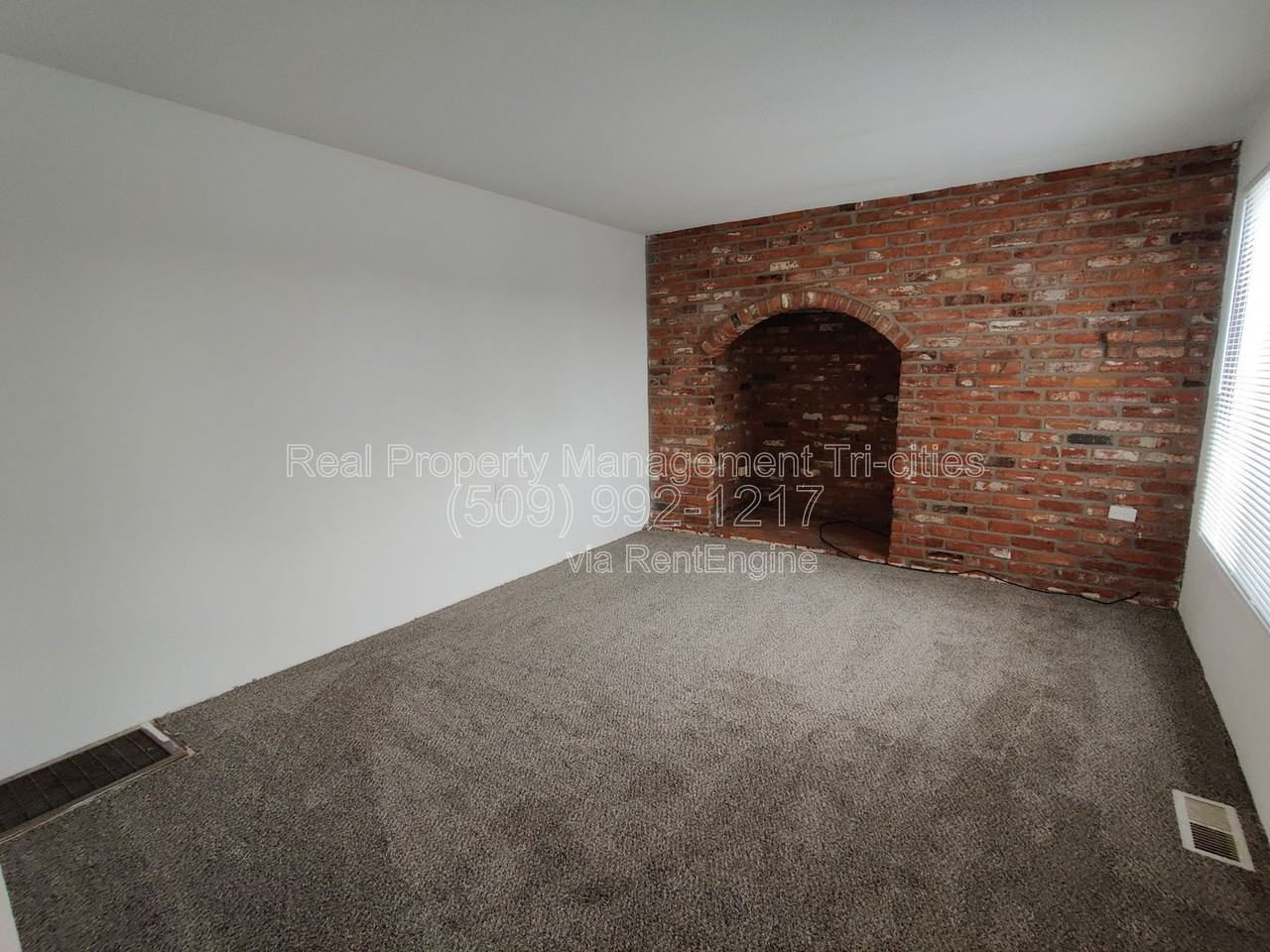 729 S Fir St - Photo 4 of 16