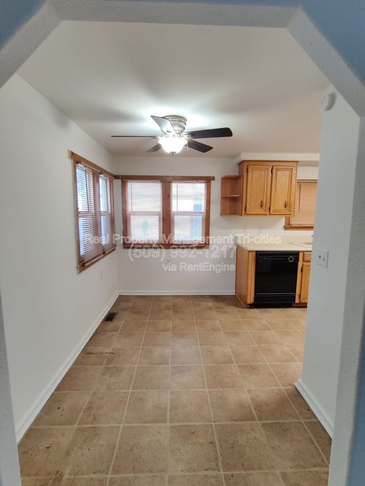 729 S Fir St - Photo 6 of 16