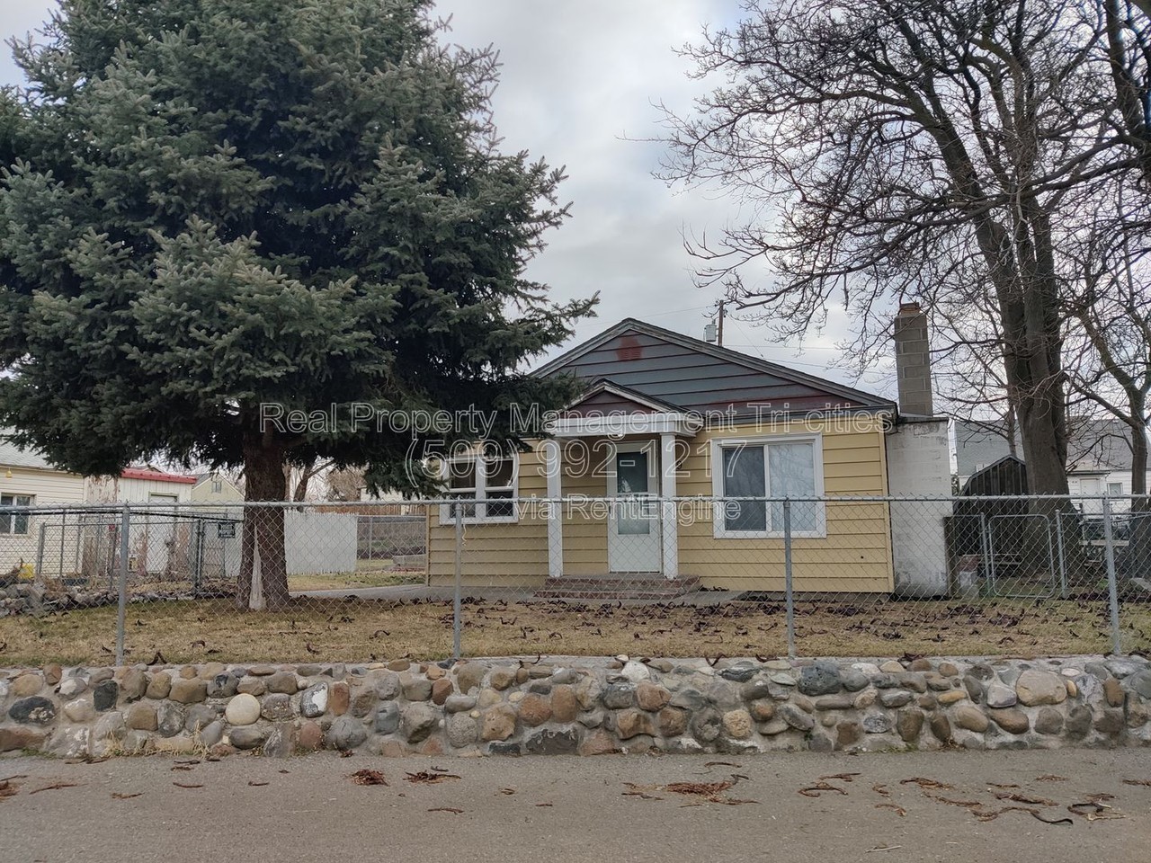 729 S Fir St - Photo 2 of 12