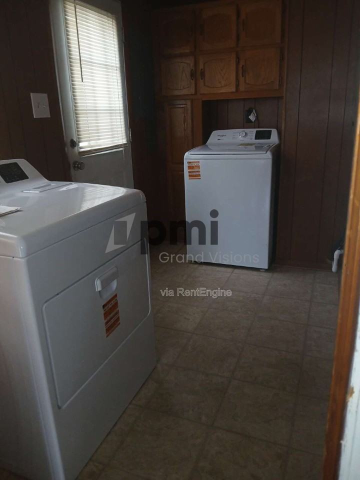 1404 S 6th St - Photo 4 of 21