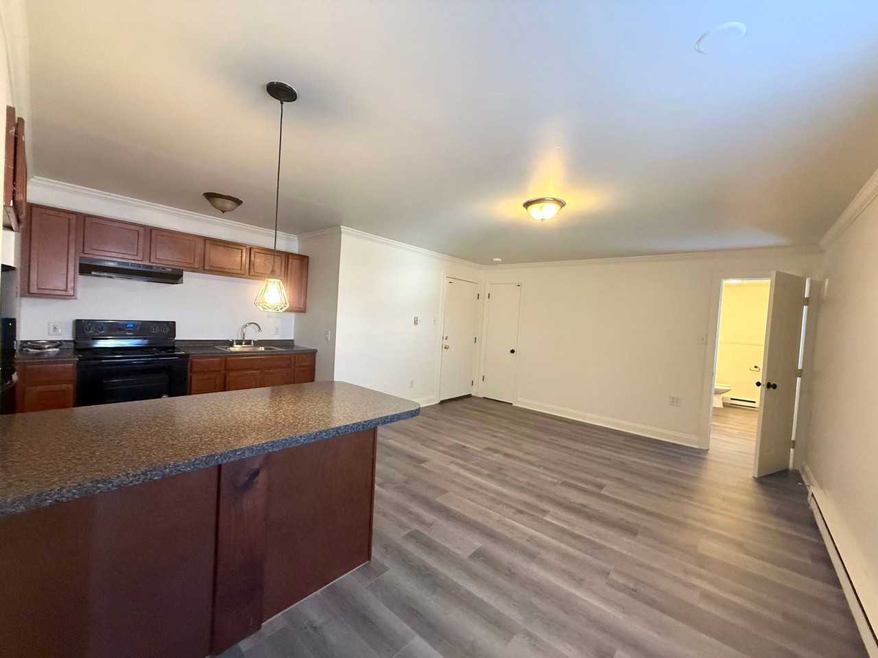 853 Manor St #2 - Photo 3 of 10