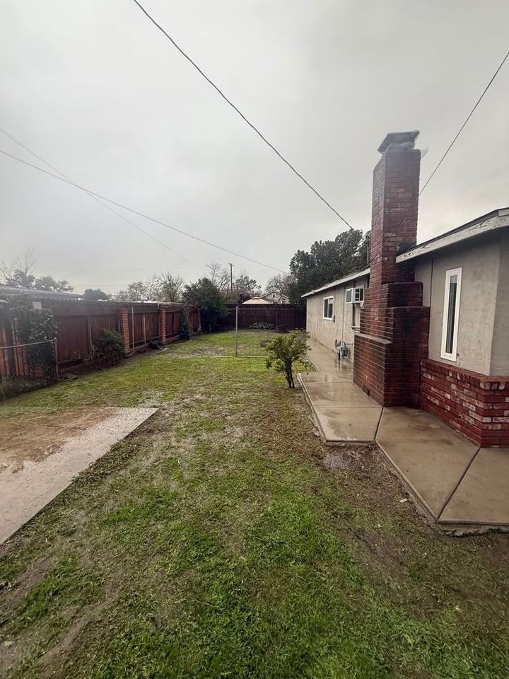 1643 Sunset Ave - Photo 4 of 17