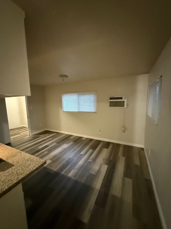 1643 Sunset Ave - Photo 6 of 17