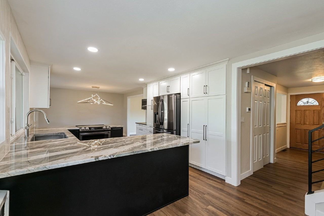 6385 S Pontiac Ct - Photo 6 of 18