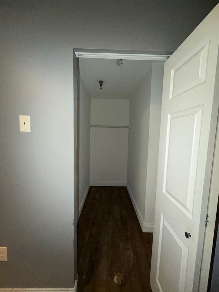 SilverBrick Square - Photo 4 of 7