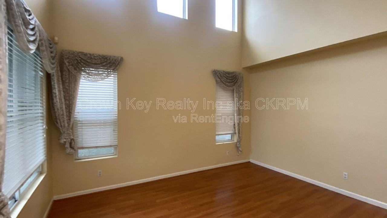 1367 Gwerder Ct - Photo 7 of 45