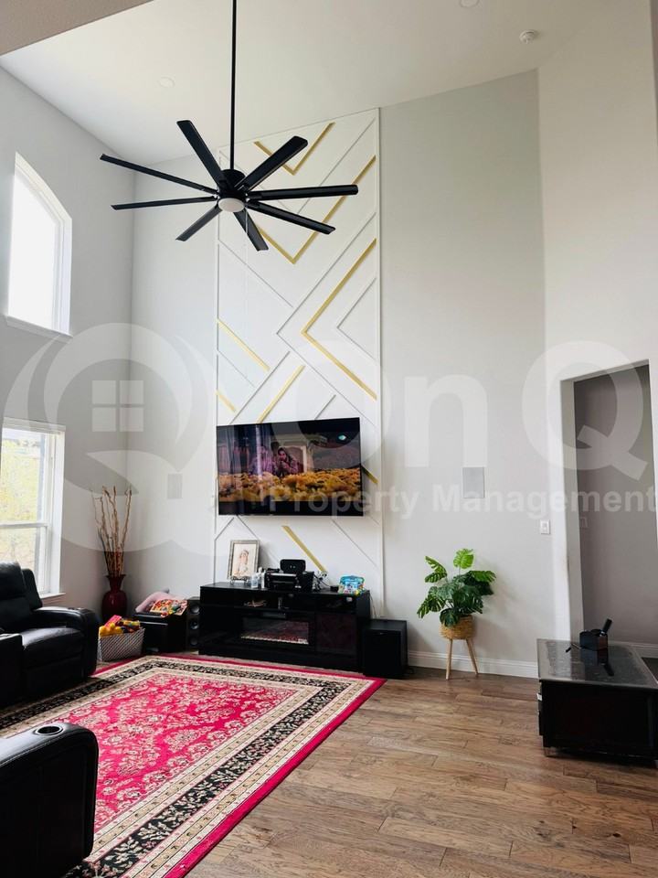 10678 Grayhead Dr - Photo 2 of 2