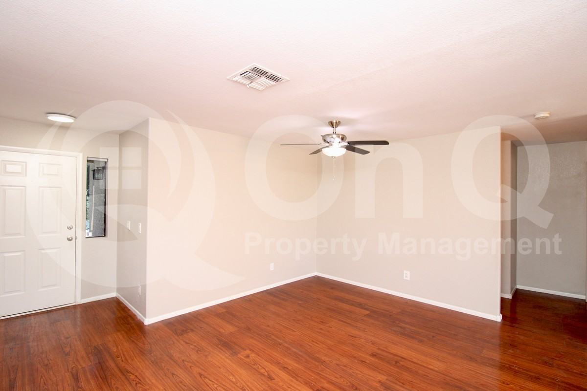 2138 E Robin Ln - Photo 5 of 18