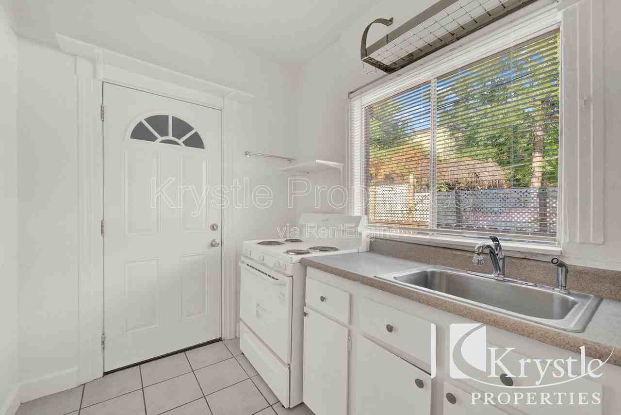 515 Monterey St - Photo 6 of 19