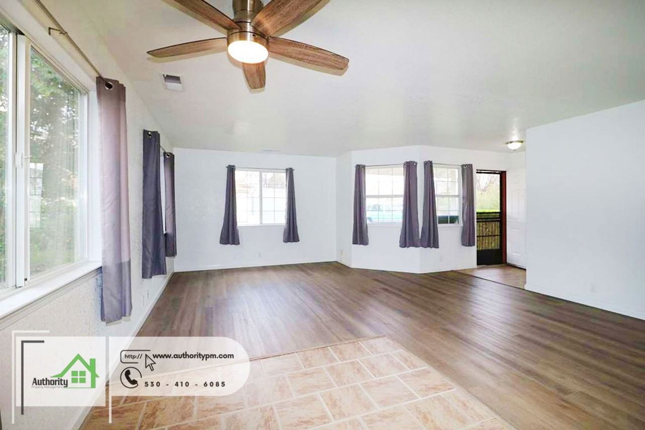 2875 Reservoir Ln #A - Photo 6 of 17