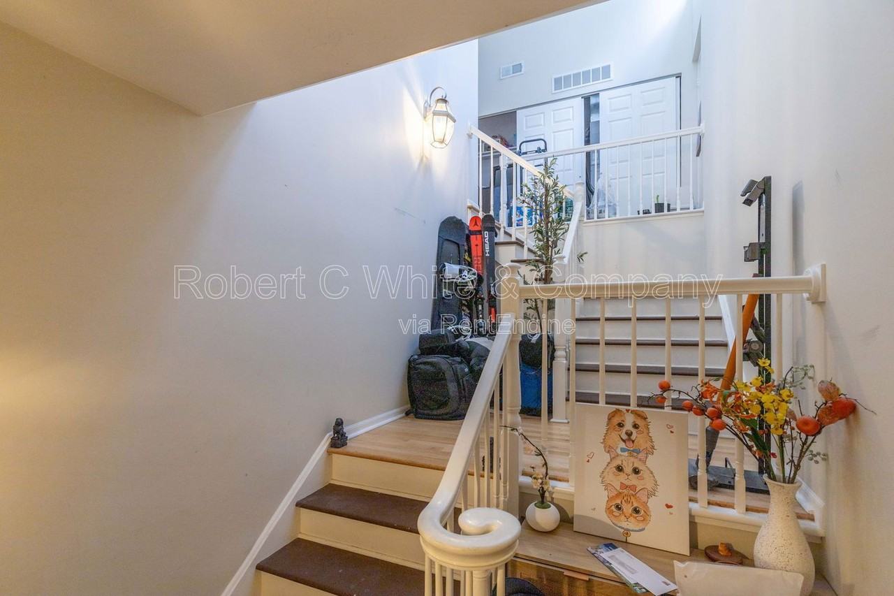 102 Ledgebrook Dr - Photo 5 of 18