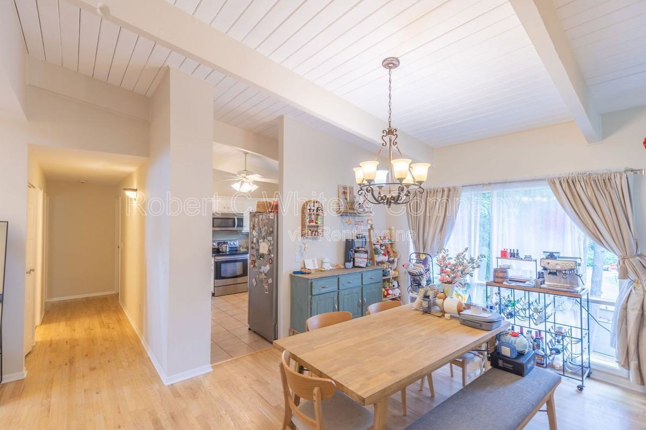 102 Ledgebrook Dr - Photo 6 of 18