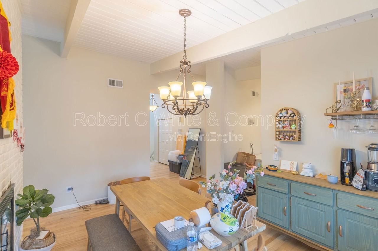 102 Ledgebrook Dr - Photo 7 of 18