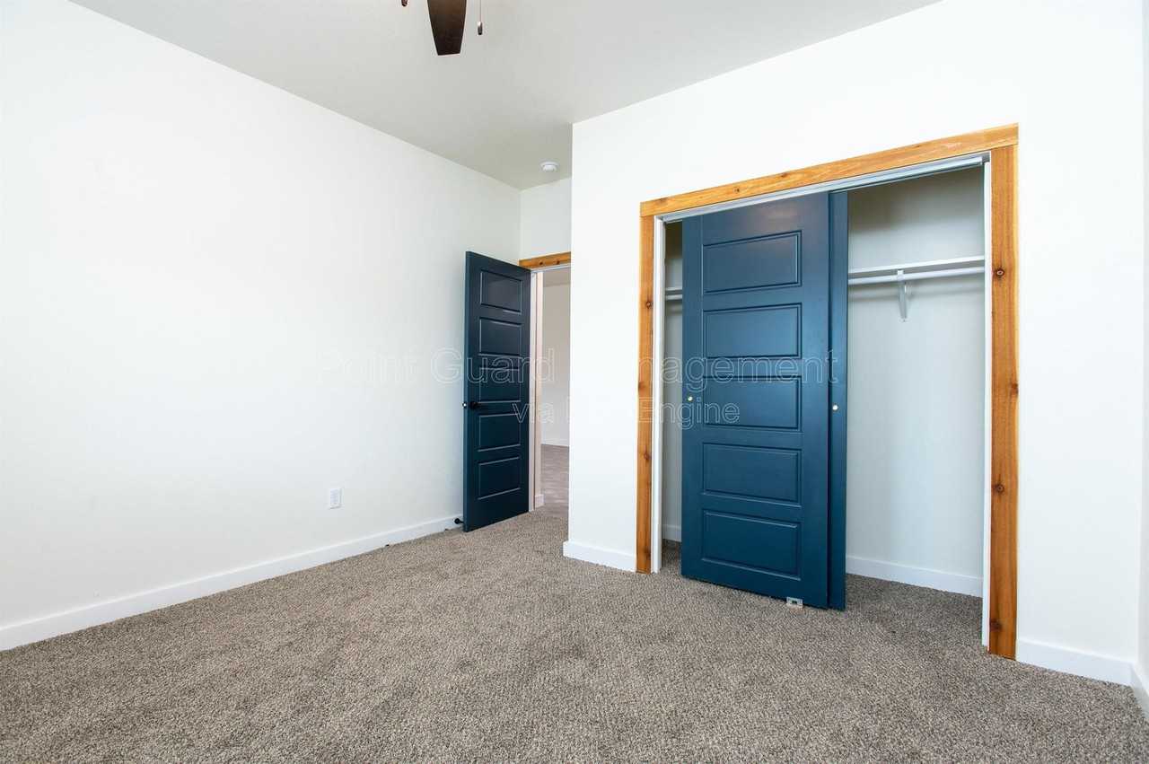 2883 N Oliver St - Photo 7 of 26