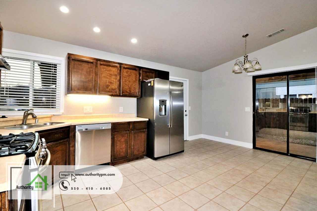 1947 Mary Lake Dr - Photo 7 of 23