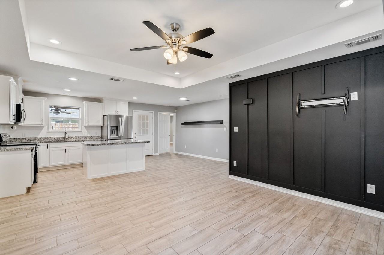 1020 Tesoro Pass - Photo 6 of 21