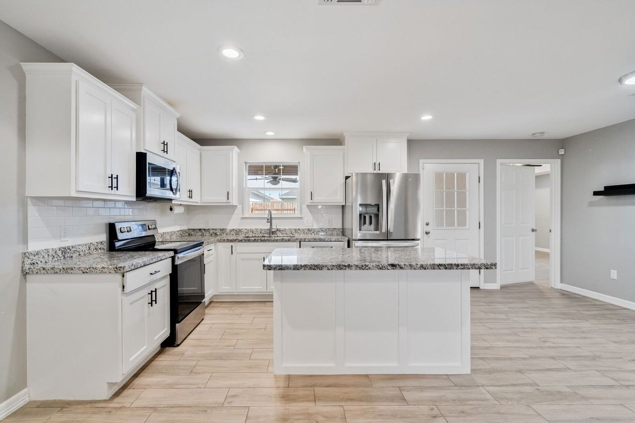 1020 Tesoro Pass - Photo 7 of 21