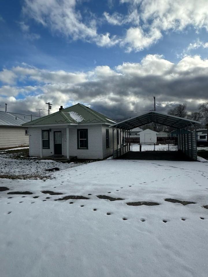 436 W 1st N - Photo 2 of 27